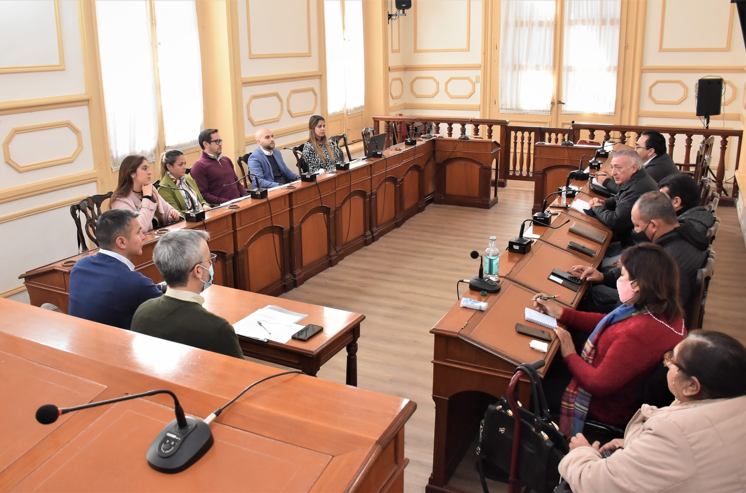 Tassano adelantó las paritarias y anunció un aumento del 22% al básico