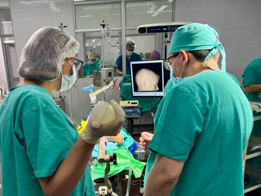 EN EL HOSPITAL JUAN PABLO II SE UTILIZÓ POR PRIMERA VEZ UNA TECNOLOGÍA DE NEURONAVEGACIÓN